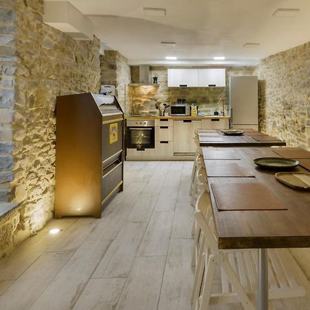 Casa Campanilla Jaca Hotell Exteriör bild